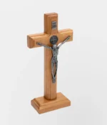 Crucifixo de Madeira Tradicional 17cm com Brasão de São Bento para Mesa Onix com Base